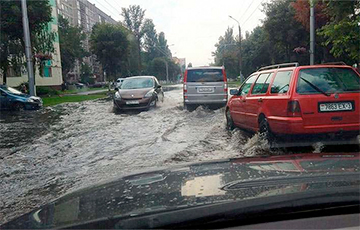 Гомель «паплыў»: залева затапіла цэлыя вуліцы