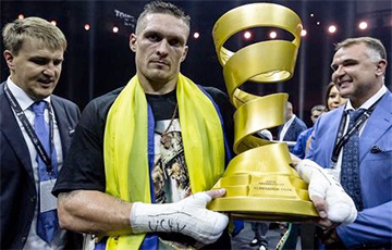 Украинец Усик победил россиянина Гассиева и стал абсолютным чемпионом