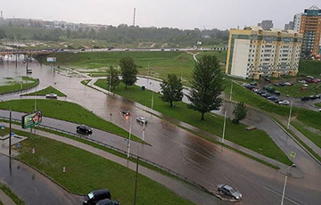 Фотофакт: В Могилеве из-за сильных ливней произошел транспортный коллапс