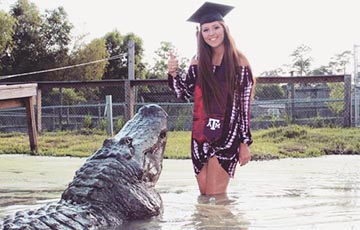 Сделавшая фото с 4-метровым аллигатором студентка стала звездой Сети