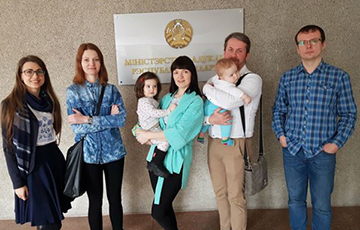 Белорусскоязычные родители Минска защищают свои права в суде