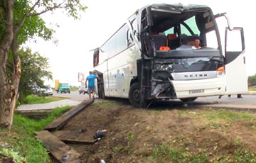 Ва Украіне турыстычны аўтобус з Беларусі трапіў у ДТЗ