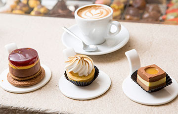 Медики назвали лучший заменитель сахара для кофе