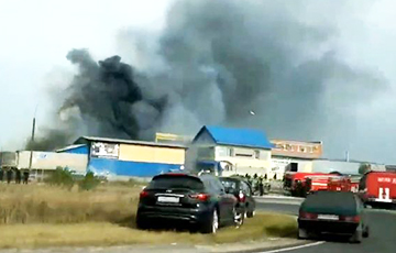 Видеофакт: На химическом заводе в РФ вспыхнул серьезный пожар