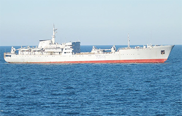 Украина перебрасывает на Азов два корабля из-за российских провокаций