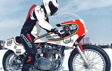 Американец собрал мотоцикл, который ездит на водке, и побил рекорд скорости