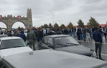 В Ингушетии начались стычки протестующих с Росгвардией
