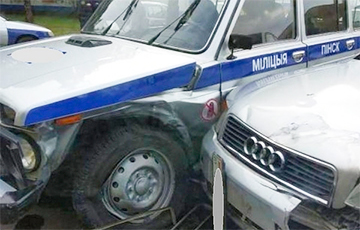 Фотофакт: В Пинске автомобиль милиции попал в ДТП