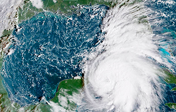 Приближающийся к США  шторм Майкл усилился до урагана