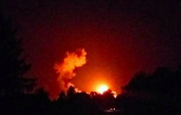 В Черниговской области горит склад с боеприпасами: эвакуированы 10 тысяч человек