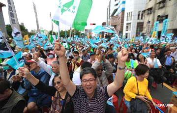 На Тайване сто тысяч митингующих потребовали независимости от Китая