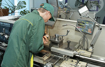 ЧП на заводе: мужчина умер на рабочем месте, обвинили мастера участка