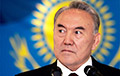 Назарбаев отказался проходить с Путиным мимо стенда с Крымским мостом