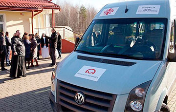 МИД Польши подарил микроавтобус гомельской Детской деревне