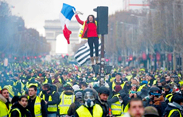 Во Франции начался 10-й раунд протестов «желтых жилетов»