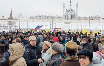 Казань вышла на объединенный митинг против Путина