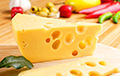 Эканаміст: Беларусь пачынае ператварацца ў швэйцарскі сыр з дзіркамі