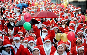 В Германии забег Санта-Клаусов сняли на видео