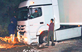 Фотофакт: Солигорчане помогают турецкому дальнобойщику