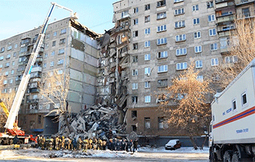 В Магнитогорске обрушилась часть взорвавшегося дома