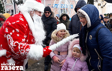 Father Frost Urged Brest Residents To Come To Square To Tune Of Oginsky Polonaise