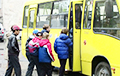 Дети из деревни под Гомелем вынуждены идти пешком из школы 3 километра
