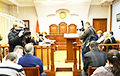 Суд по делу о взятках в Минлесхозе: 15 обвиняемых, двое из них в клетке