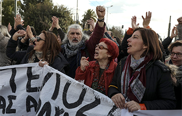 Сотні грэцкіх настаўнікаў выйшлі на пратэст у Афінах