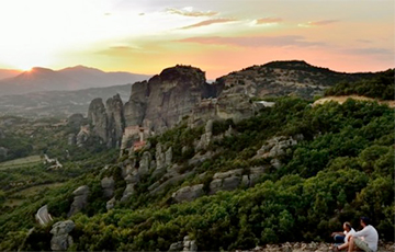 Одно из самых красивых мест в мире: греческие Метеоры с «парящими» в небе монастырями