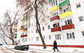 «Это по-настоящему тесно»: семья минчан живет в микроквартире площадью 22 метра