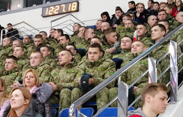 На ЧЕ по фигурном катанию в Минске сгоняют школьников и солдат