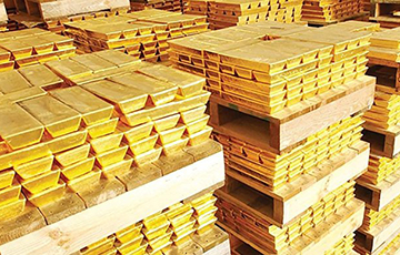 Россия впервые за 13 лет распродает золотой запас