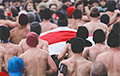Фотофакт: Бело-красно-белый флаг на забеге в Минске