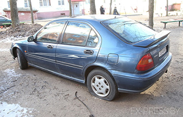 В Борисове неизвестные пробили колеса двум десяткам машин