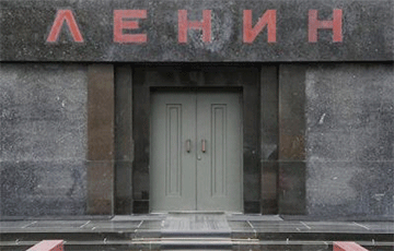 У Маскве мужчына спрабаваў абліць Леніна алеем з крыкамі «Уставай!»