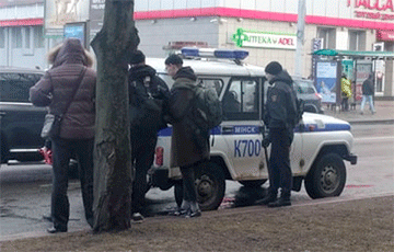 В минском Пресс-клубе милиция задержала российских журналистов