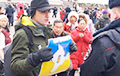 Жители Москвы вышли на пикеты против аннексии Крыма