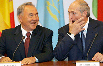 Лукашенко «с большим сожалением» воспринял отставку Назарбаева