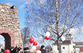 Видеофакт: В Орше запустили 101 бело-красно-белый шарик к годовщине БНР