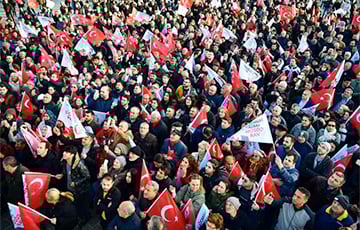 В Стамбуле задержали на первомайских акциях более 400 человек