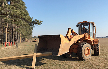 Lukashenka: Don't Wail About Demolished Crosses