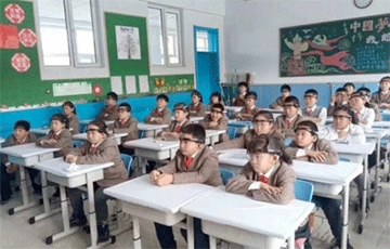В Китае тестируют в школах «умные» головные обручи