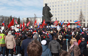 Бунт у Архангельску: тысячы чалавек запатрабавалі адстаўкі губернатара