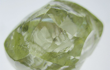 Ученые обнаружили редкий алмаз массой в 72 карата
