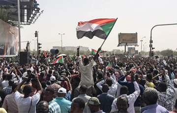 Дэманстранты ў Судане заявілі аб непрыманні Часовай вайсковай рады
