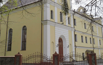 Найденную в Украине надгробную плиту Яна Барщевского передали храму