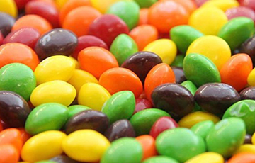 Математик решил отыскать две одинаковые пачки Skittles и потратить 82 дня