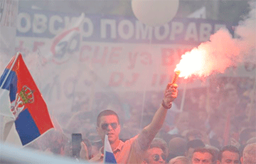 В Белграде прошел массовый митинг в поддержку президента Вучича