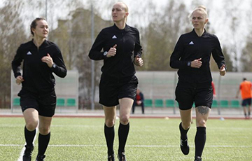 Впервые в истории Беларуси матч мужских команд обслужила женская бригада судей