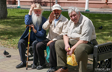 Белорусы требуют снизить пенсионный возраст для мужчин